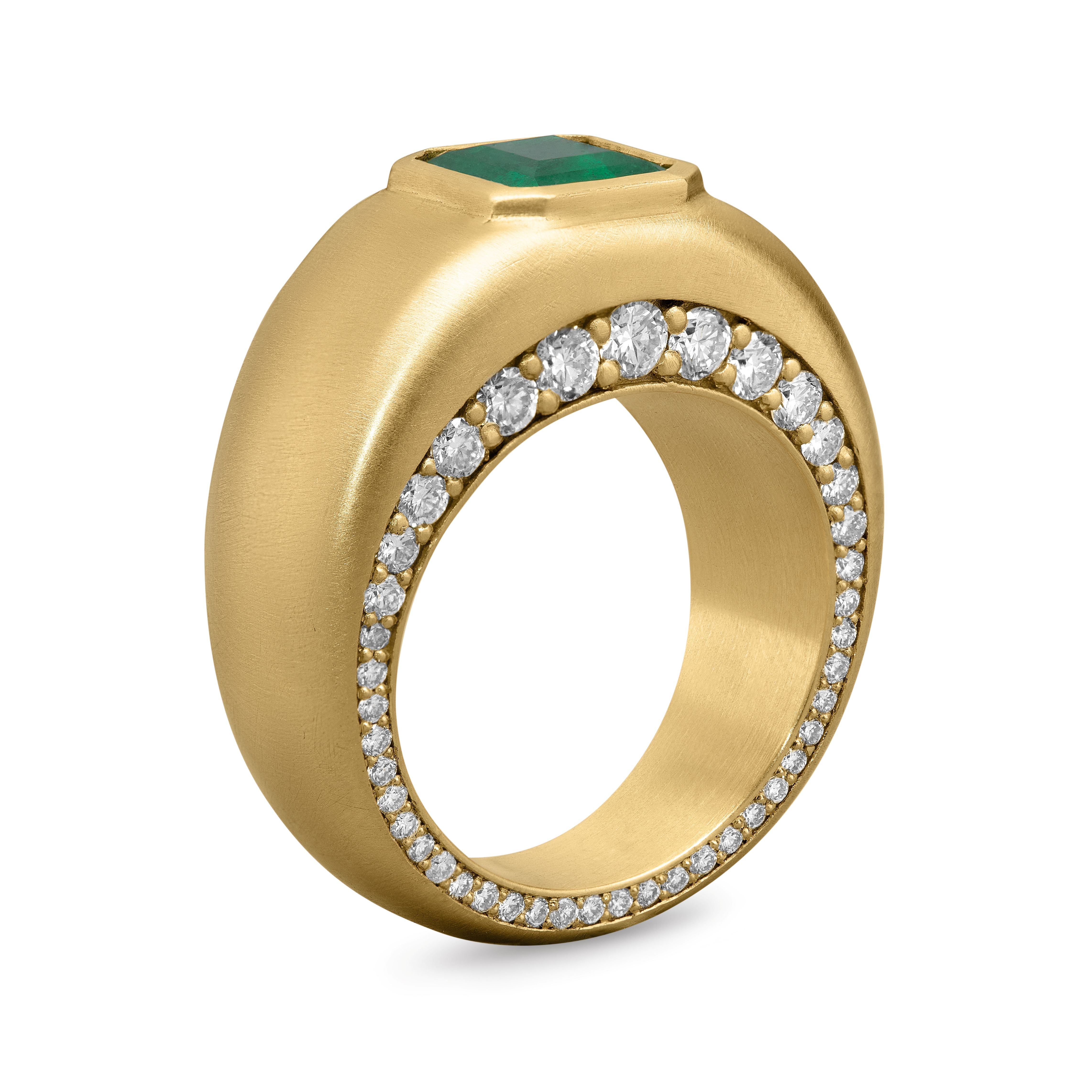 Emerald Bombe Ring